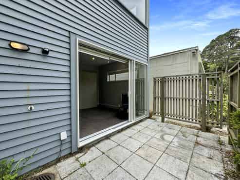 2/24A Glenmore Street, Thorndon