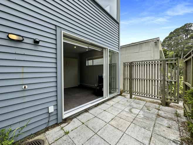 2/24A Glenmore Street, Thorndon