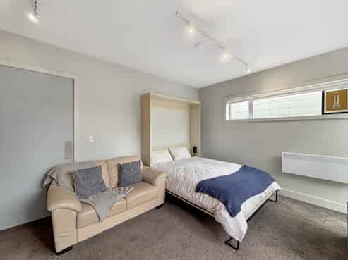 2/24A Glenmore Street, Thorndon