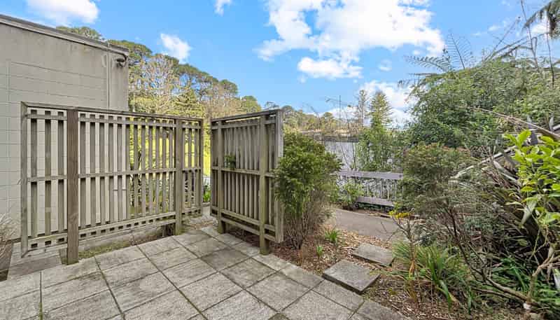 2/24A Glenmore Street, Thorndon