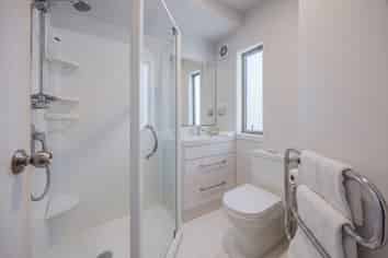 2/21 Hunters Park Drive, Three Kings