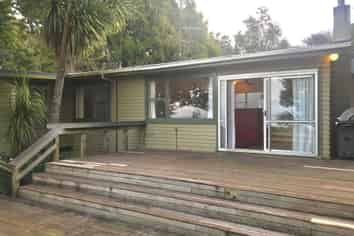 43 Tane Road, Laingholm