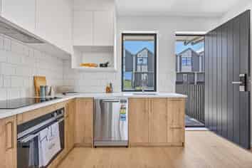 9/23 Makomako Drive, Orewa