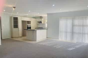 31 Hilltop Road, Flat Bush