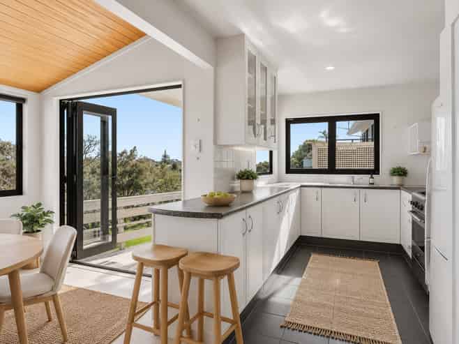 15 Huia Street, Oneroa