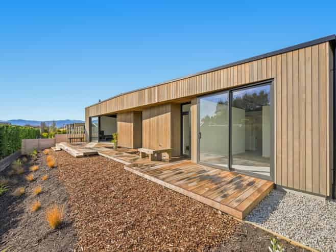 11 Fern Burn Close, Wanaka