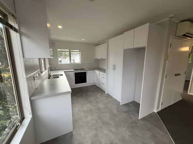 37B  Walton Street, Red Beach