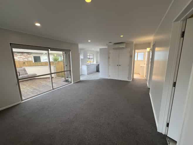 37B  Walton Street, Red Beach