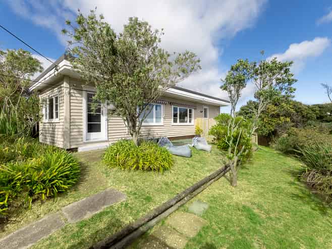 67 Tasman Road, Otaki Beach