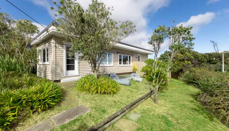 67 Tasman Road, Otaki Beach