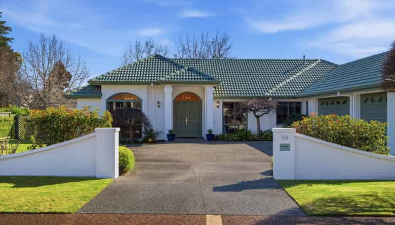 34 Huntington Drive, Bethlehem