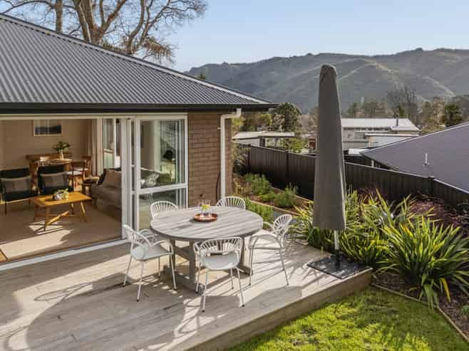 15 Rewarewa Way, Brown Owl