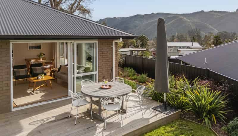 15 Rewarewa Way, Brown Owl