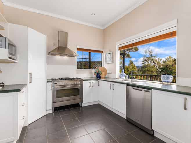 6 Samwell Drive, Whitby