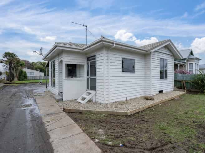 108 Venus Street, Strathern