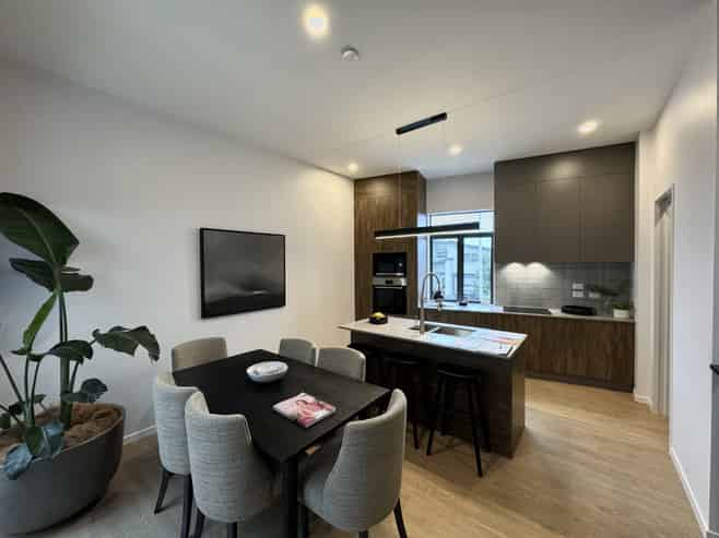 63 Bearing Parade, Long Bay