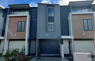 63 Bearing Parade, Long Bay