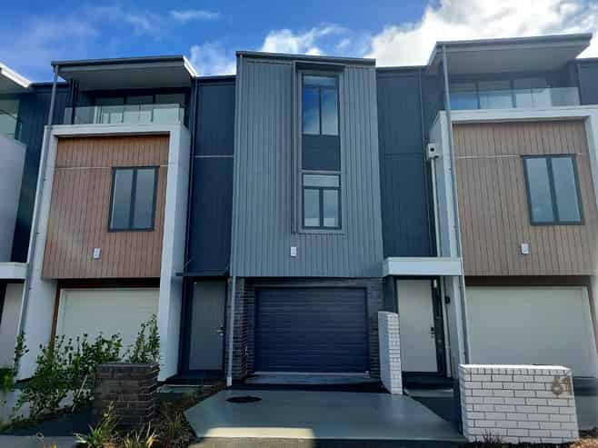 63 Bearing Parade, Long Bay