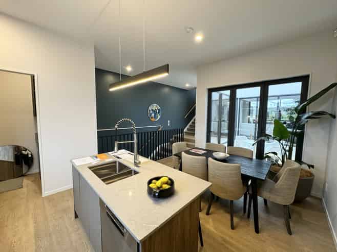 63 Bearing Parade, Long Bay