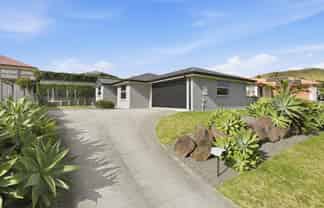 105 Ballintoy Park Drive, Welcome Bay