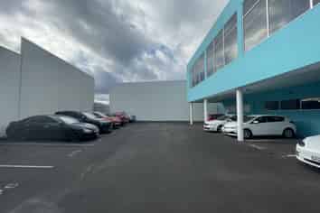 Affordable Airport Oaks office opportunity
