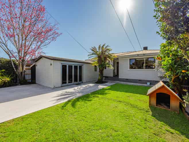 1/1 Clark Road, Pahurehure