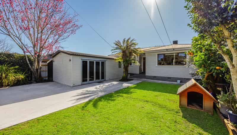 1/1 Clark Road, Pahurehure