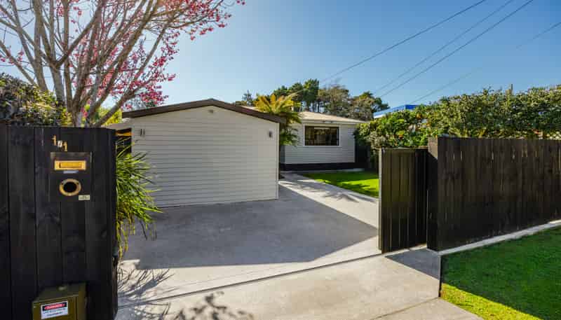 1/1 Clark Road, Pahurehure