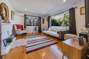 1/1 Clark Road, Pahurehure