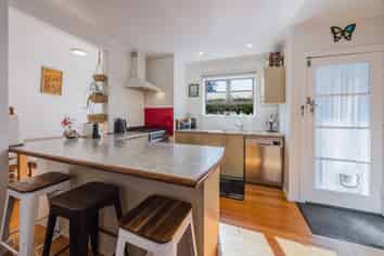 1/1 Clark Road, Pahurehure