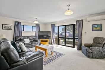 2 Sanders Avenue, Westown