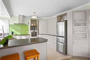 2 Sanders Avenue, Westown