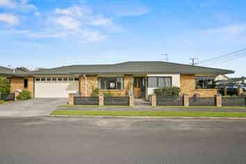 2 Sanders Avenue, Westown