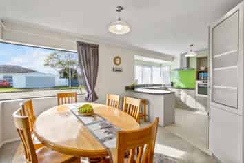 2 Sanders Avenue, Westown