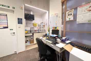 RARE THREE LAMPS MEDICAL OR OFFICE
