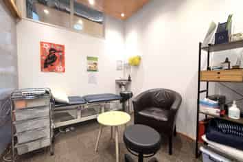 RARE THREE LAMPS MEDICAL OR OFFICE
