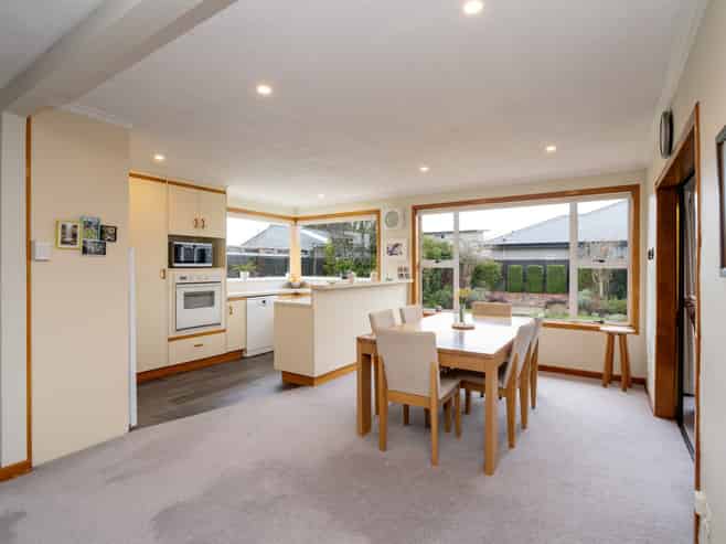 70 Helmsdale Street, Waverley