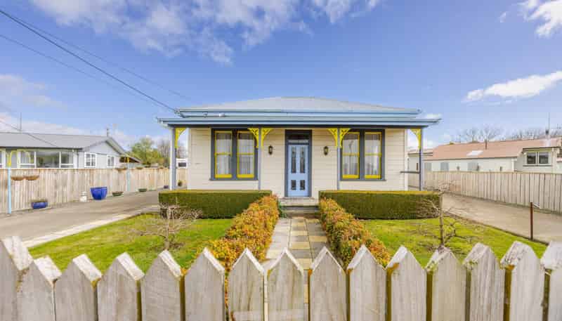 15 St Clair Street, Takapau
