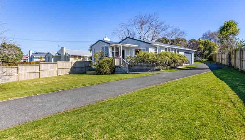 11 Silverton Avenue, Waiotaiki Bay