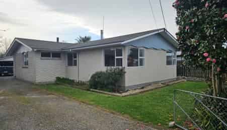 5 River Rd, Masterton