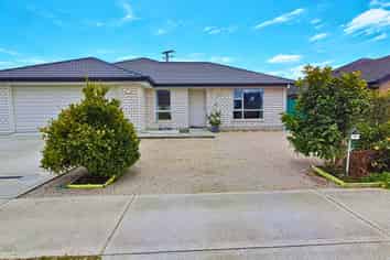 33 Midlane Crescent, Richmond