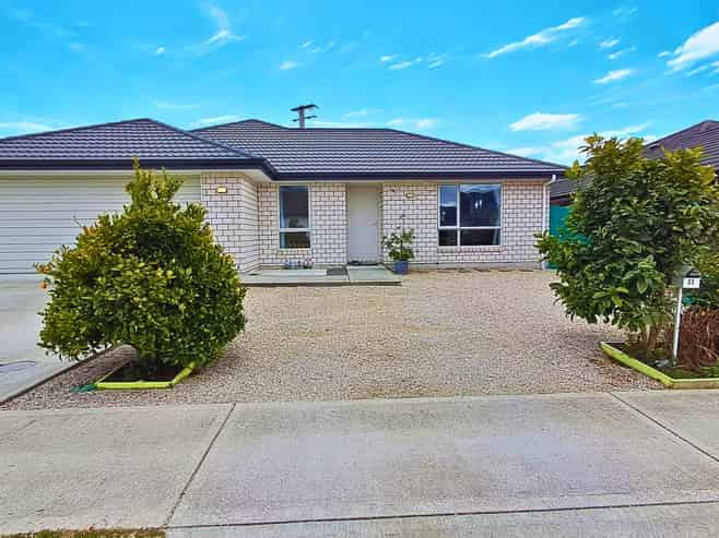 33 Midlane Crescent, Richmond
