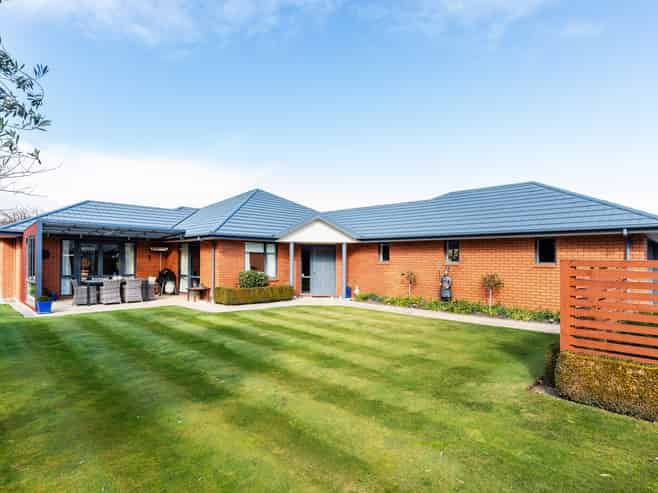 8 Gwen Place, Redwood