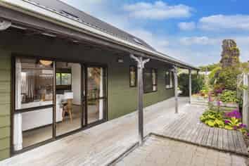 60 Rocking Horse Road, Southshore