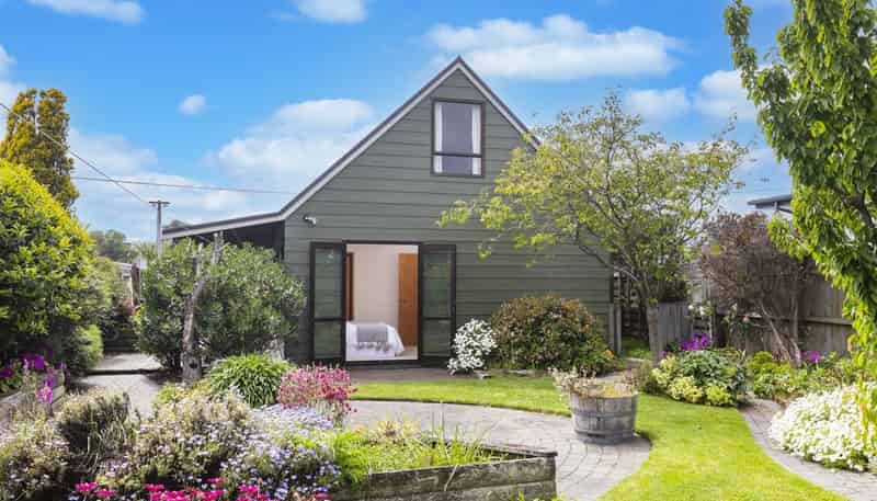 60 Rocking Horse Road, Southshore