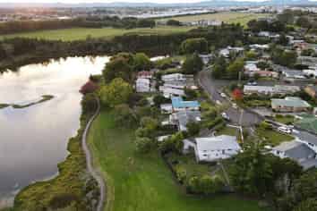 1 Kingsway Crescent, Forest Lake