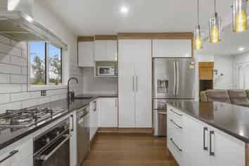 1 Kingsway Crescent, Forest Lake