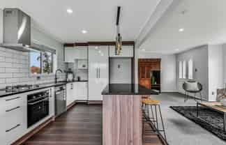 1 Kingsway Crescent, Forest Lake