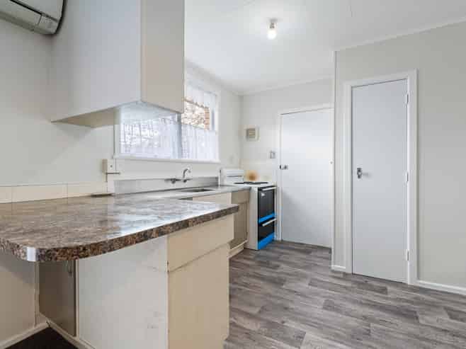b/228 Clayton Road , Western Heights