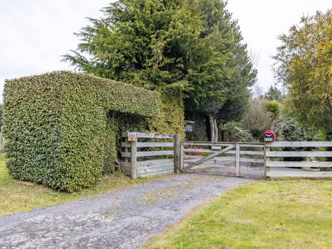 2265 State Highway 49, Rangataua